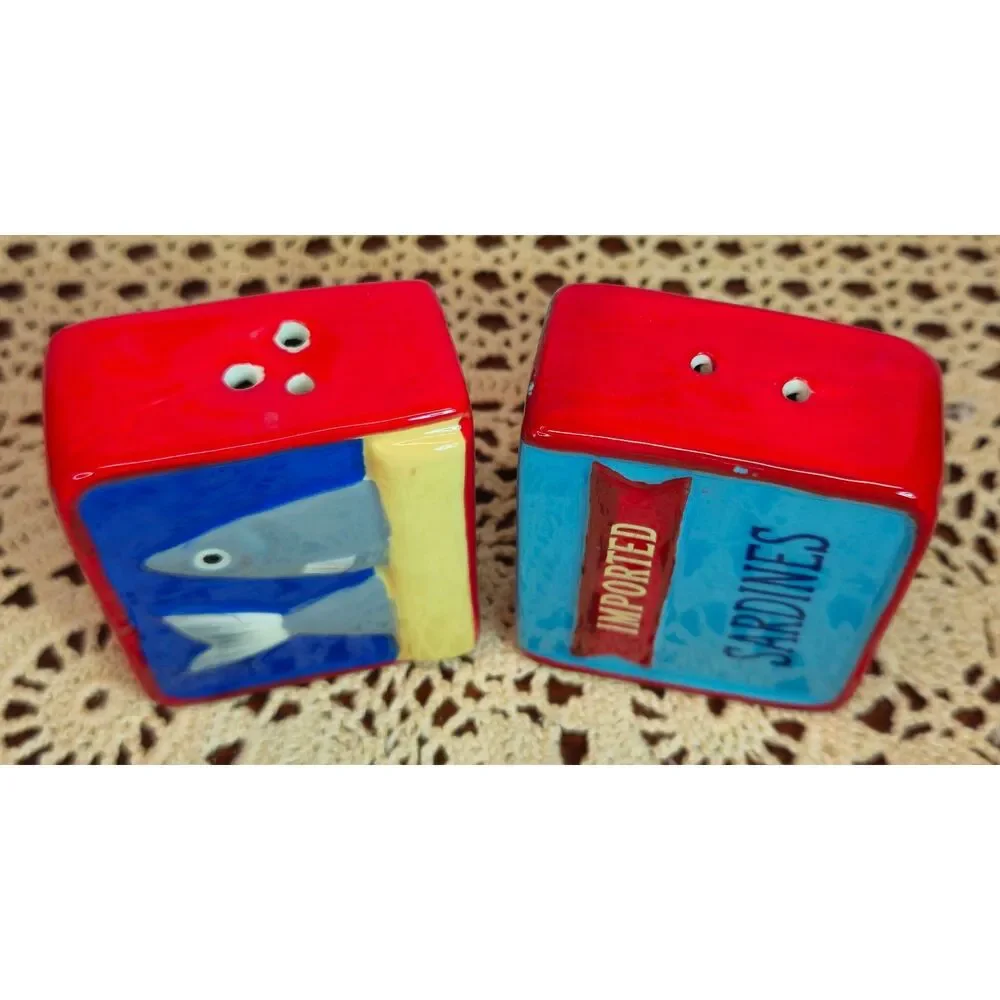 NWT Ceramic Kitchen Salt & Pepper Shaker Set Sardine Fish Theme